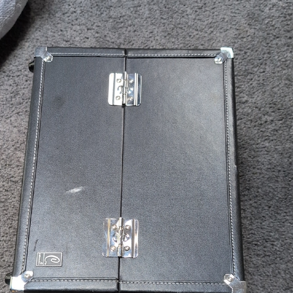 Caboodles Black Makeup Train Case with Silver Hardware - Picture 12 of 12